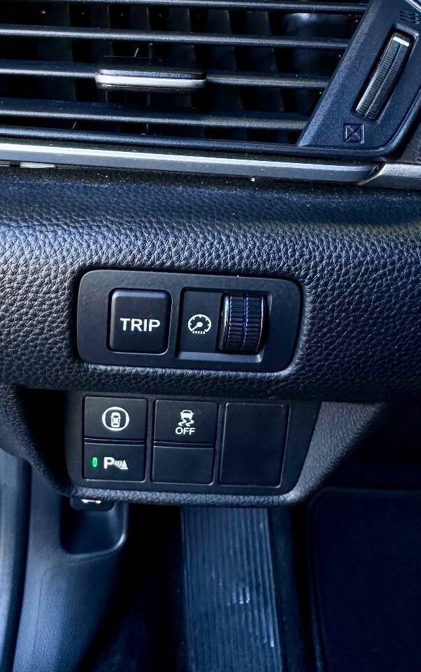 Honda Accord Hybrid Vehicle Full-screen Gallery Image 14