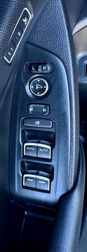 Honda Accord Hybrid Vehicle Full-screen Gallery Image 16