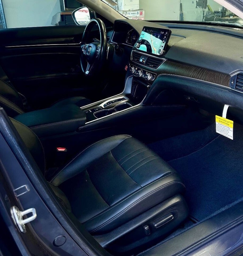 Honda Accord Hybrid Vehicle Full-screen Gallery Image 11