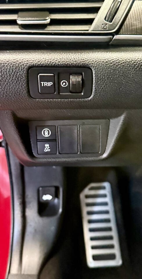 Honda Accord Sedan Vehicle Full-screen Gallery Image 05