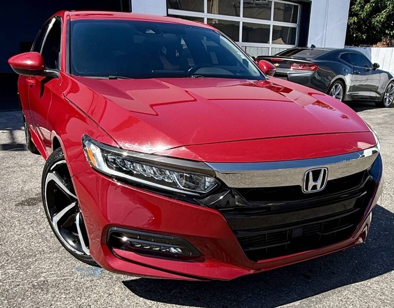 Honda Accord Sedan Vehicle Full-screen Gallery Image 03