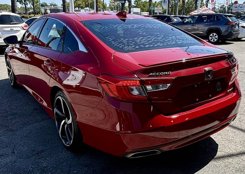 Honda Accord Sedan Vehicle Full-screen Gallery Image 07