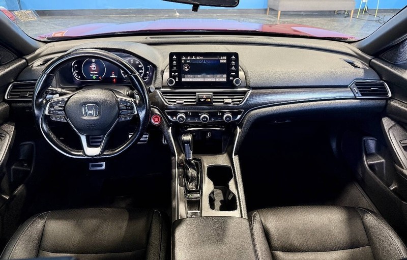 Honda Accord Sedan Vehicle Full-screen Gallery Image 10