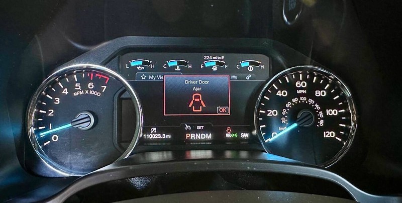 Ford F-150 Vehicle Full-screen Gallery Image 13