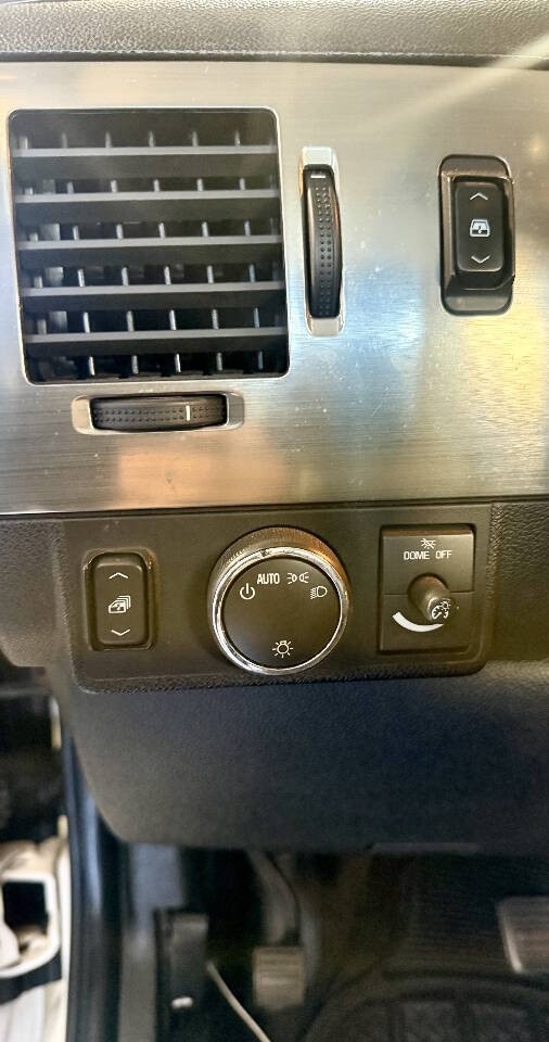 HUMMER H2 Vehicle Full-screen Gallery Image 16