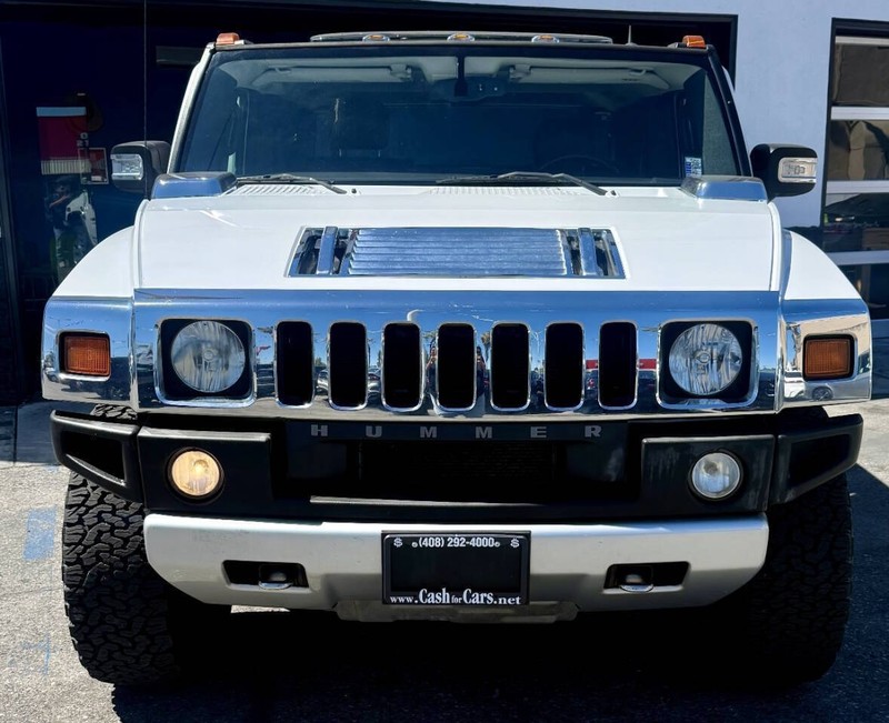 HUMMER H2 Vehicle Full-screen Gallery Image 02