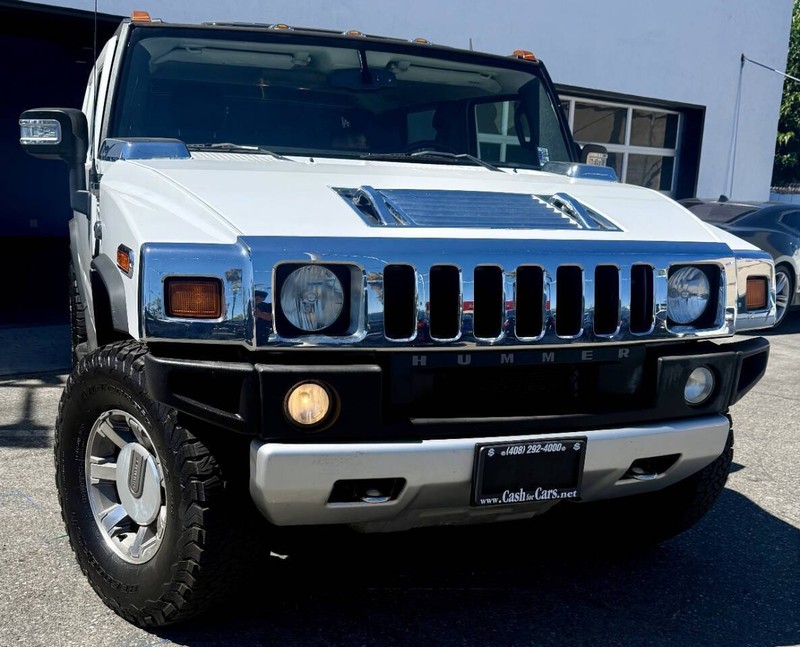HUMMER H2 Vehicle Full-screen Gallery Image 03