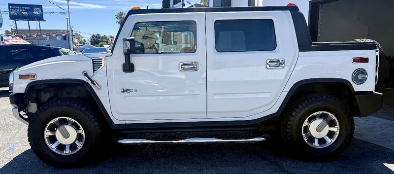 HUMMER H2 Vehicle Full-screen Gallery Image 06