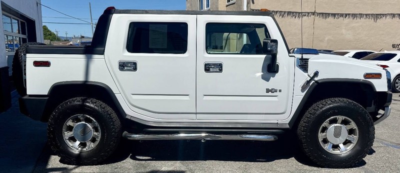 HUMMER H2 Vehicle Full-screen Gallery Image 07