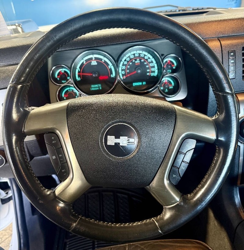 HUMMER H2 Vehicle Full-screen Gallery Image 08