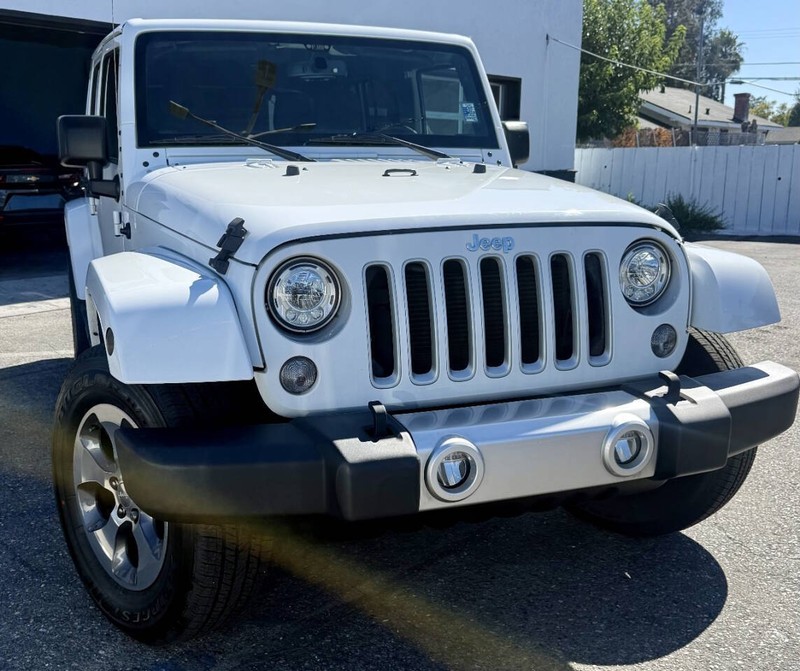 Jeep Wrangler JK Unlimited Vehicle Full-screen Gallery Image 03