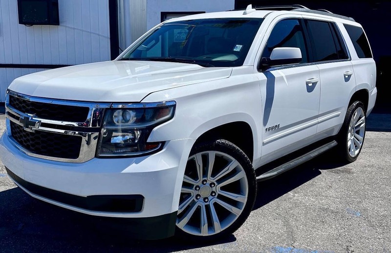 Chevrolet Tahoe Vehicle Full-screen Gallery Image 02