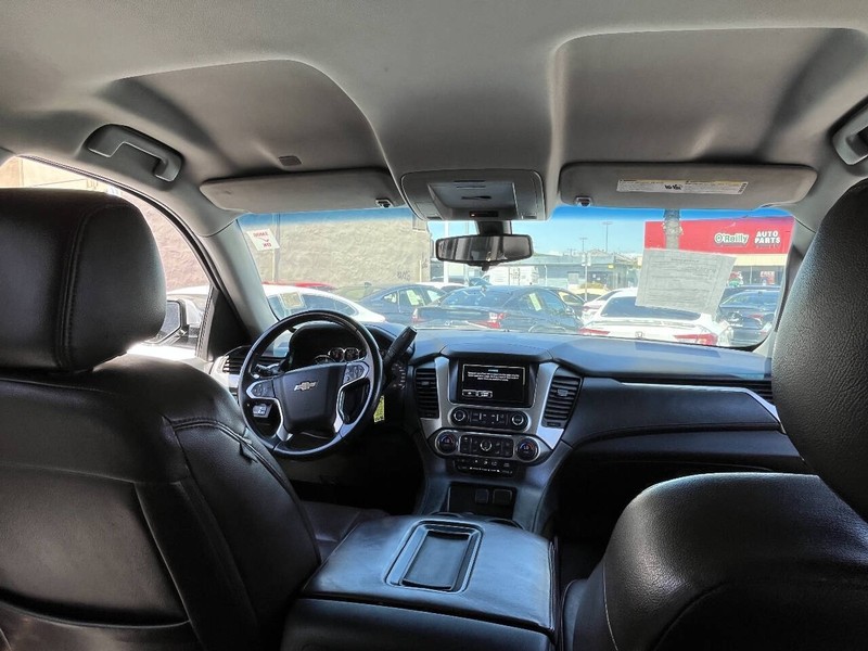 Chevrolet Tahoe Vehicle Full-screen Gallery Image 18