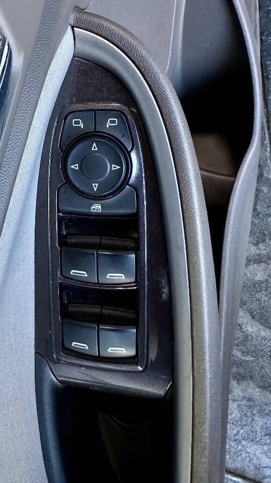 Chevrolet Malibu Vehicle Full-screen Gallery Image 16