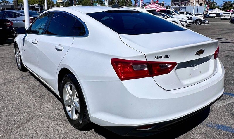 Chevrolet Malibu Vehicle Full-screen Gallery Image 06