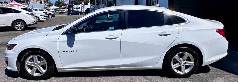 Chevrolet Malibu Vehicle Full-screen Gallery Image 08