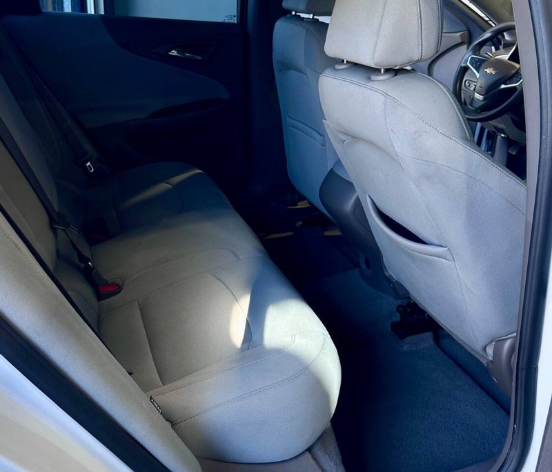 Chevrolet Malibu Vehicle Full-screen Gallery Image 15