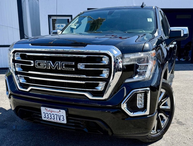 GMC Sierra 1500 Vehicle Full-screen Gallery Image 02