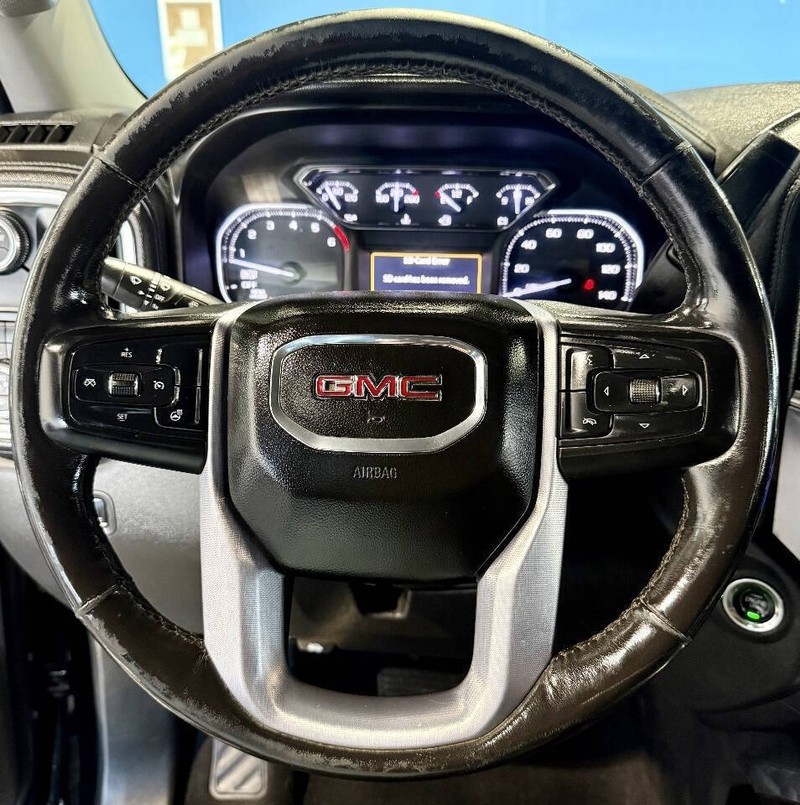 GMC Sierra 1500 Vehicle Full-screen Gallery Image 11