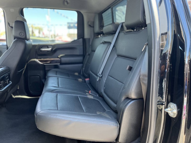 GMC Sierra 1500 Vehicle Full-screen Gallery Image 12