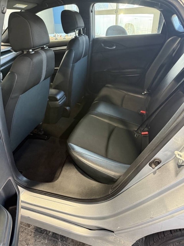 Honda Civic Sedan Vehicle Full-screen Gallery Image 07