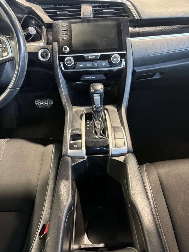 Honda Civic Sedan Vehicle Full-screen Gallery Image 08