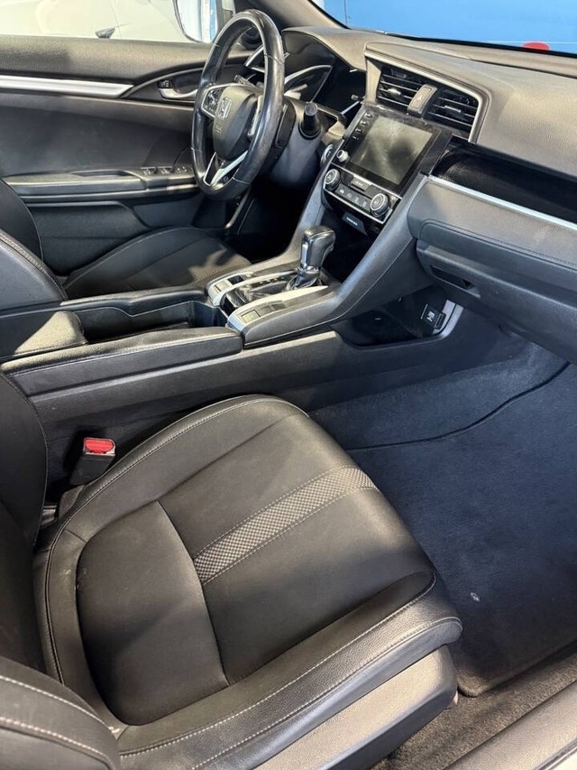 Honda Civic Sedan Vehicle Full-screen Gallery Image 11