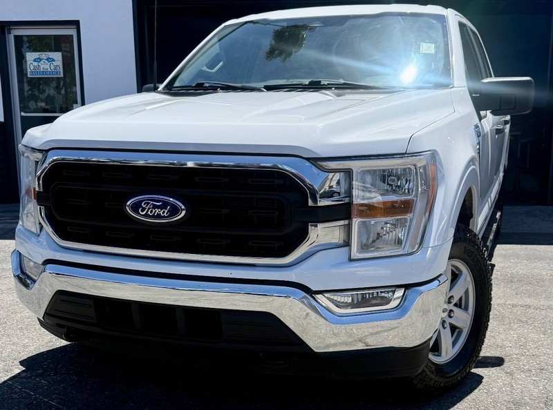 Ford F-150 Vehicle Full-screen Gallery Image 02