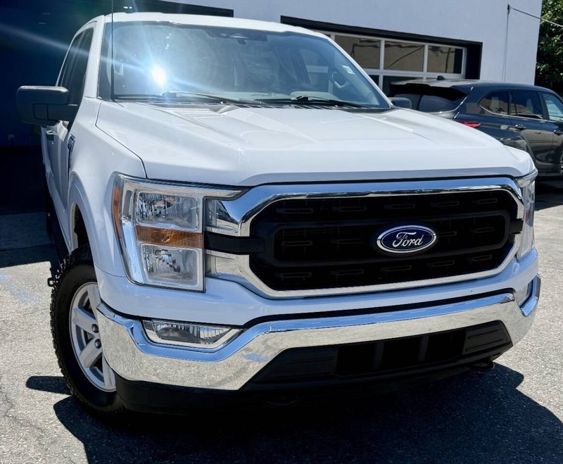 Ford F-150 Vehicle Full-screen Gallery Image 03