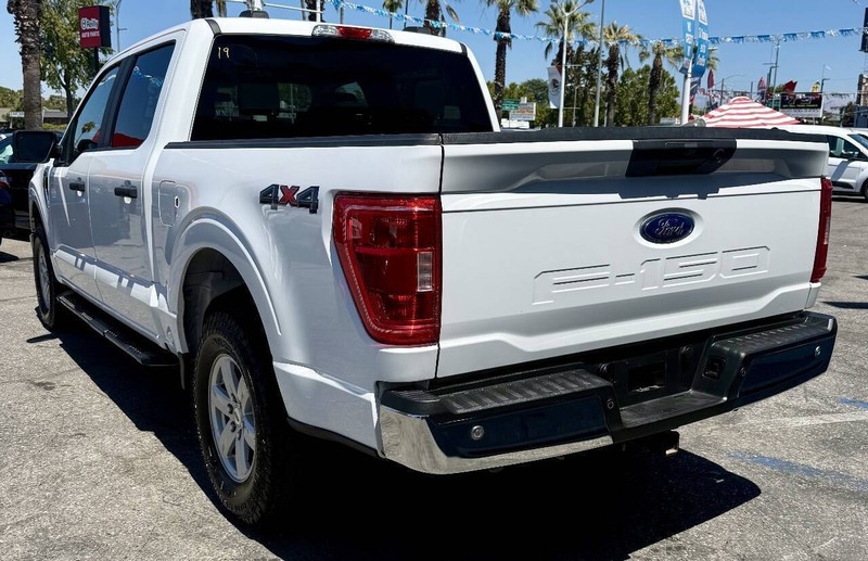 Ford F-150 Vehicle Full-screen Gallery Image 08