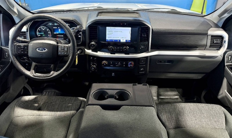 Ford F-150 Vehicle Full-screen Gallery Image 12