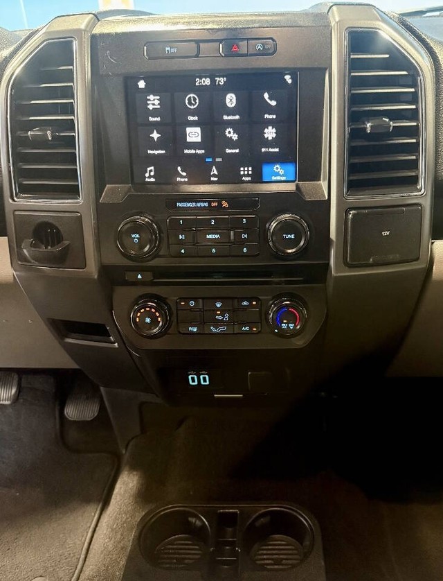 Ford F-150 Vehicle Full-screen Gallery Image 12