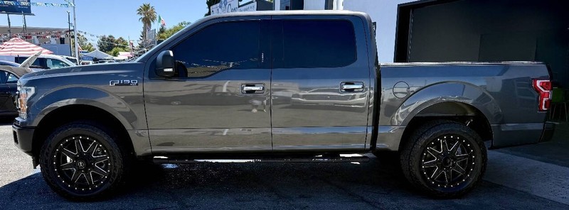 Ford F-150 Vehicle Full-screen Gallery Image 06