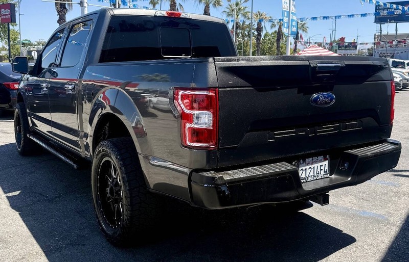 Ford F-150 Vehicle Full-screen Gallery Image 08