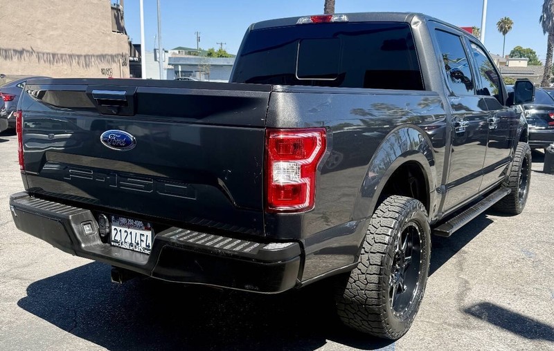 Ford F-150 Vehicle Full-screen Gallery Image 09