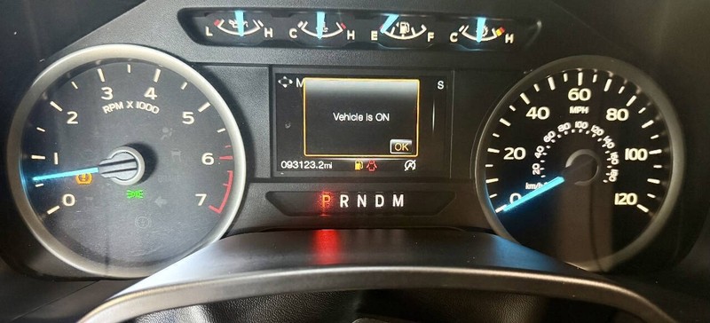 Ford F-150 Vehicle Full-screen Gallery Image 11