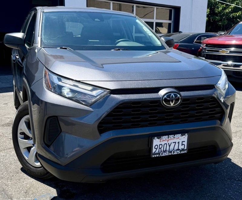 Toyota RAV4 Vehicle Full-screen Gallery Image 03