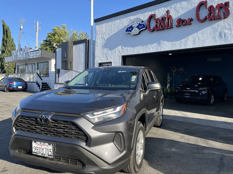 Toyota RAV4 Vehicle Full-screen Gallery Image 17