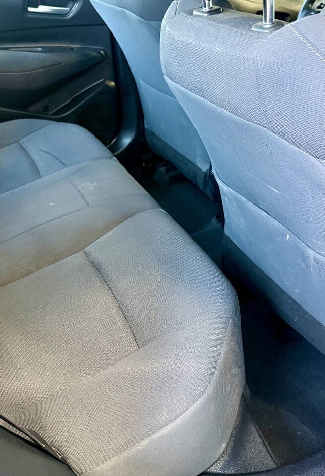 Toyota Corolla Vehicle Full-screen Gallery Image 09