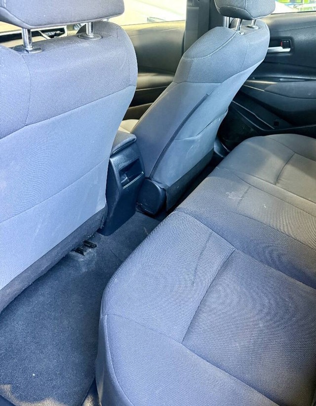 Toyota Corolla Vehicle Full-screen Gallery Image 16