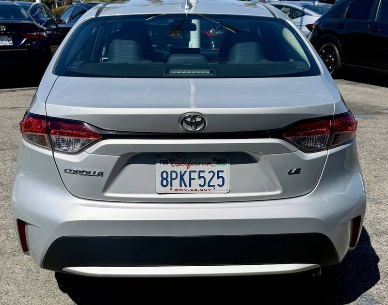 Toyota Corolla Vehicle Full-screen Gallery Image 04