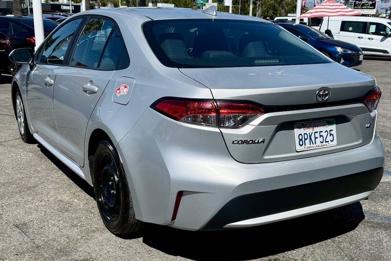 Toyota Corolla Vehicle Full-screen Gallery Image 06