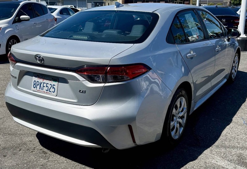 Toyota Corolla Vehicle Full-screen Gallery Image 07