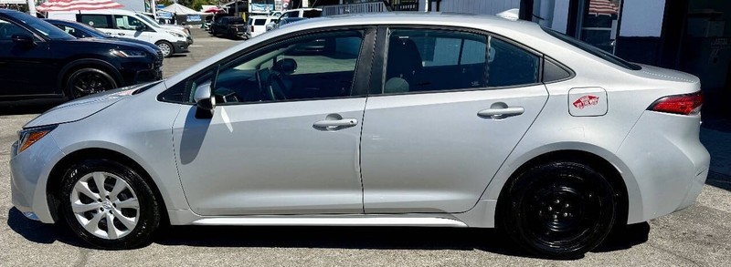 Toyota Corolla Vehicle Full-screen Gallery Image 08