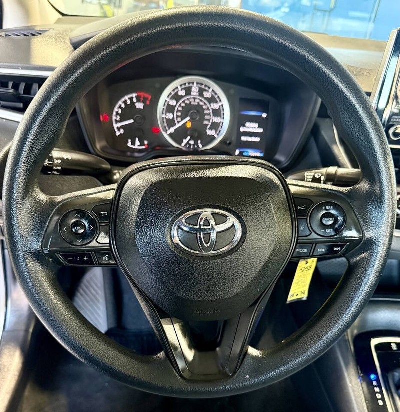 Toyota Corolla Vehicle Full-screen Gallery Image 12