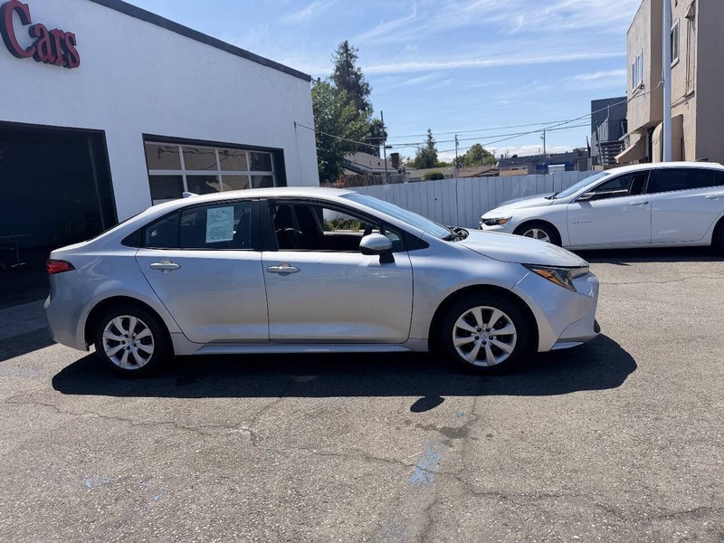 Toyota Corolla Vehicle Full-screen Gallery Image 14