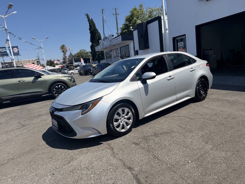 Toyota Corolla Vehicle Full-screen Gallery Image 19