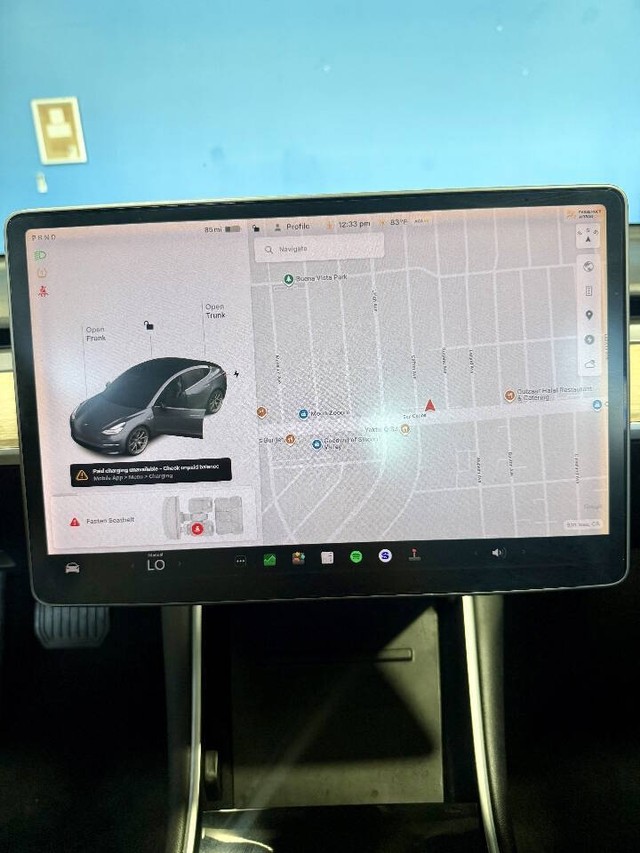 Tesla Model 3 Vehicle Full-screen Gallery Image 11