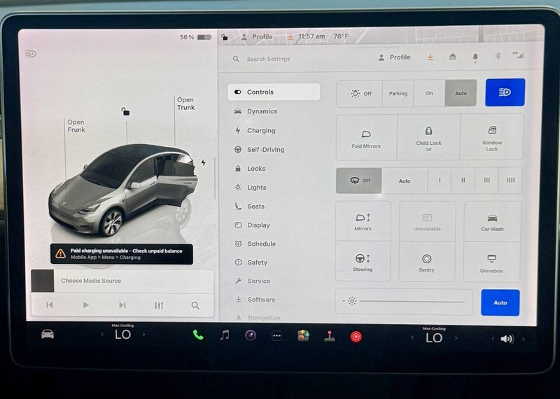 Tesla Model Y Vehicle Full-screen Gallery Image 08