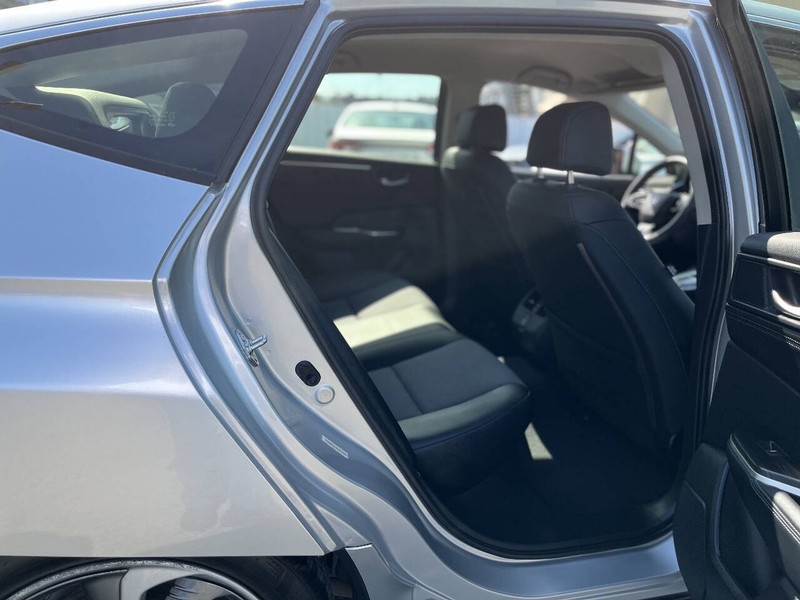 Honda Clarity Plug-In Hybrid Vehicle Full-screen Gallery Image 11